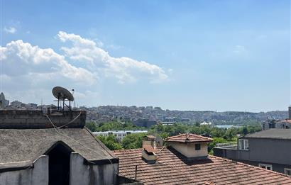 Eyüp Silahtarağa Caddesi Üzeri 2+1 Geniş Otoparklı Kiralık Daire