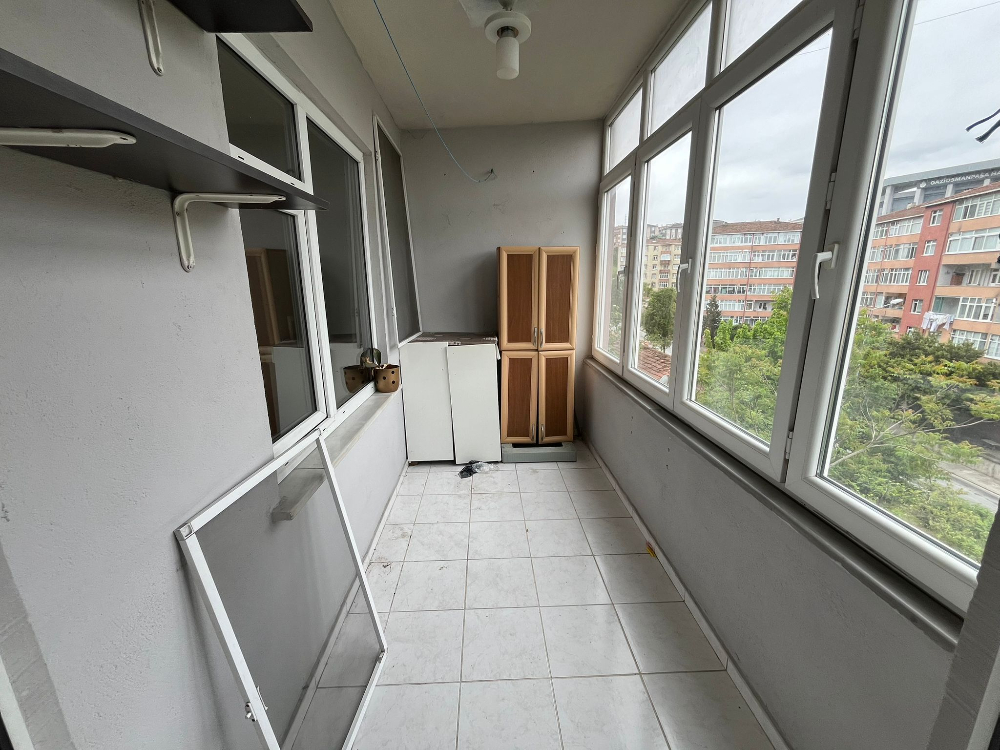 Eyüp Akşemsettin 2+1 Kiralık Balkonlu Daire