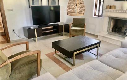 Bodrum Gündoğan Sahilinde, Plajlara Yürüme Mesafesinde Satılık Üst Dubleks | Eşsiz Lokasyon Avantajı