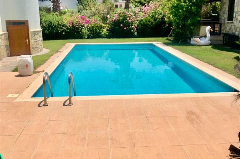 Bodrum Gündoğan Sahilinde Yaz Dönemi Kiralık Üst Dubleks