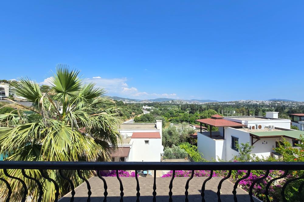 Bodrum-Bitez'de site içerisinde müstakil  bahçeli 4+1  Villa