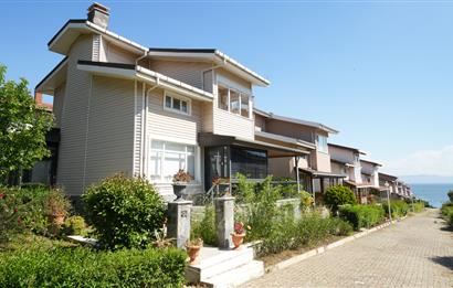 C21 CİUS; YALOVA ARMUTLU HAVACILAR SİTESİNDE UTES'İN VİLLASI