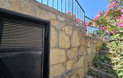 Bodrum-Bitez'de site içerisinde müstakil  bahçeli 4+1  Villa