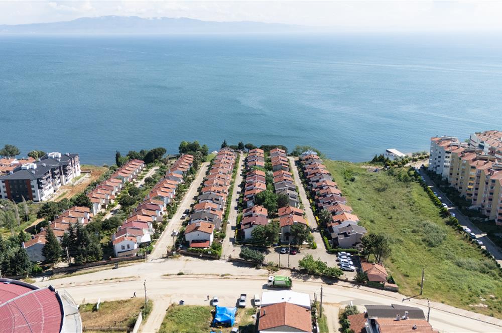 C21 CİUS; YALOVA ARMUTLU HAVACILAR SİTESİNDE UTES'İN VİLLASI