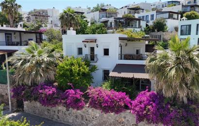 Bodrum-Bitez'de site içerisinde müstakil  bahçeli 4+1  Villa