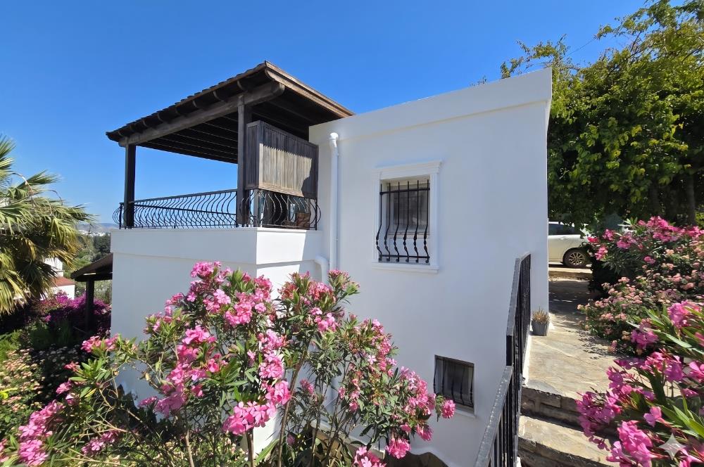 Bodrum-Bitez'de site içerisinde müstakil  bahçeli 4+1  Villa