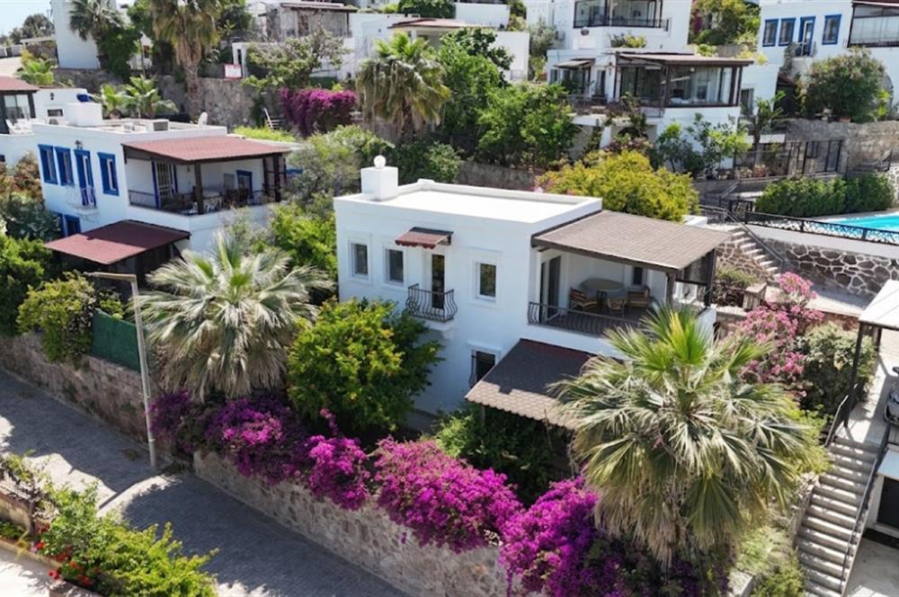 Bodrum-Bitez'de site içerisinde müstakil  bahçeli 4+1  Villa