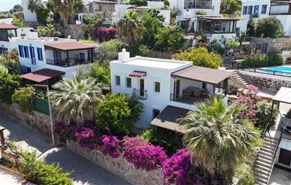 Bodrum-Bitez'de site içerisinde müstakil  bahçeli 4+1  Villa