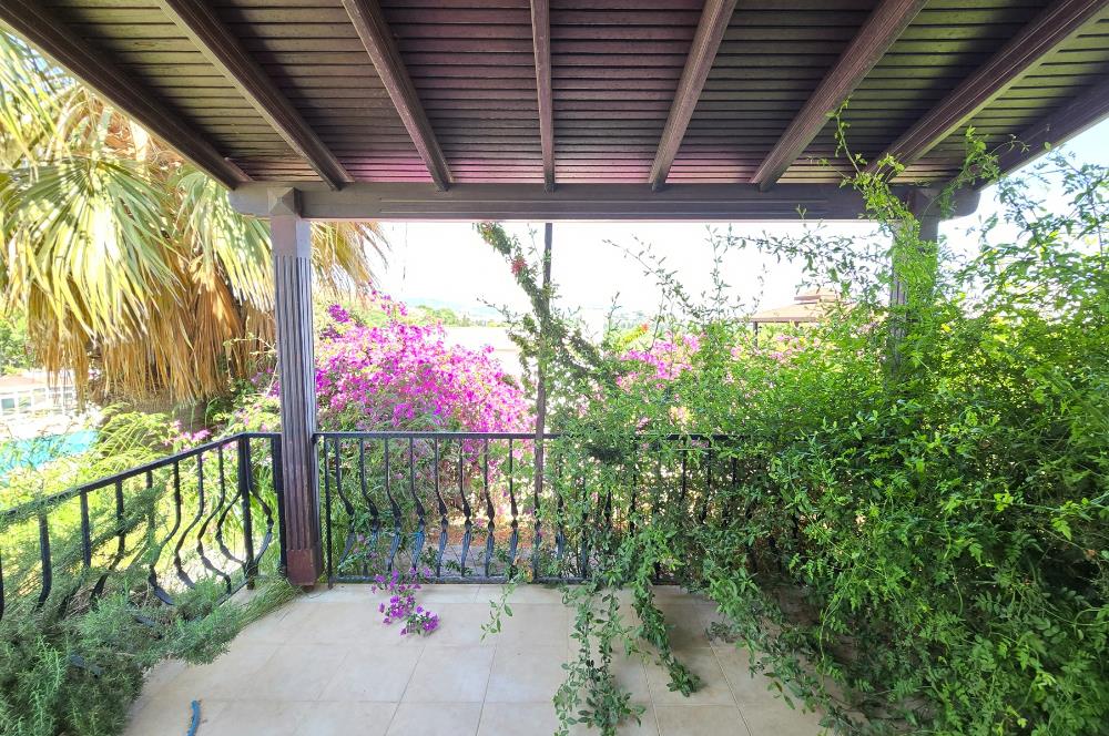 Bodrum-Bitez'de site içerisinde müstakil  bahçeli 4+1  Villa