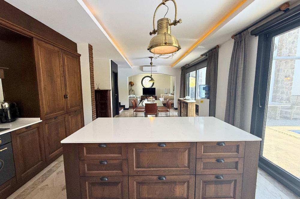Bodrum Torba Taş Konaklar Sitesinde Ormana Cepheli Müstakil Havuzlu İzole Lüks Villa