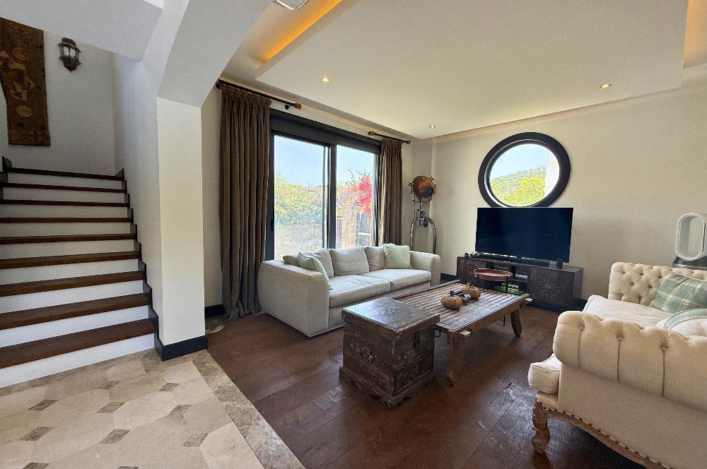 Bodrum Torba Taş Konaklar Sitesinde Ormana Cepheli Müstakil Havuzlu İzole Lüks Villa