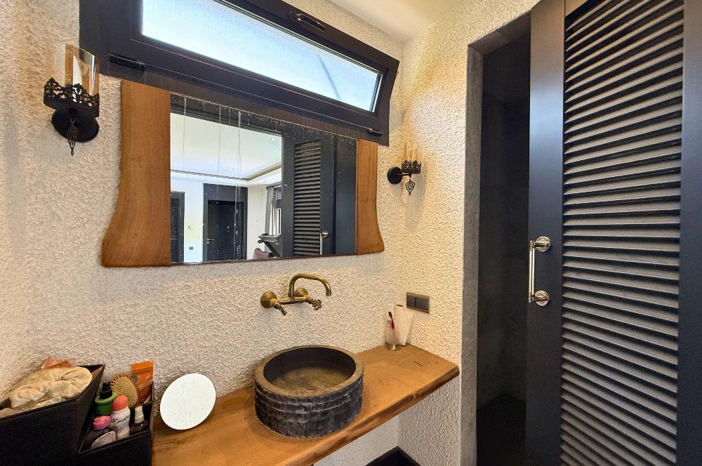 Bodrum Torba Taş Konaklar Sitesinde Ormana Cepheli Müstakil Havuzlu İzole Lüks Villa