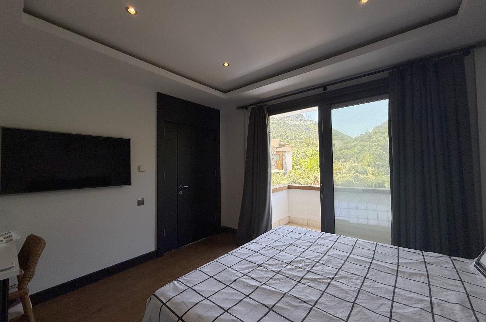 Bodrum Torba Taş Konaklar Sitesinde Ormana Cepheli Müstakil Havuzlu İzole Lüks Villa