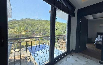 Bodrum Torba Taş Konaklar Sitesinde Ormana Cepheli Müstakil Havuzlu İzole Lüks Villa
