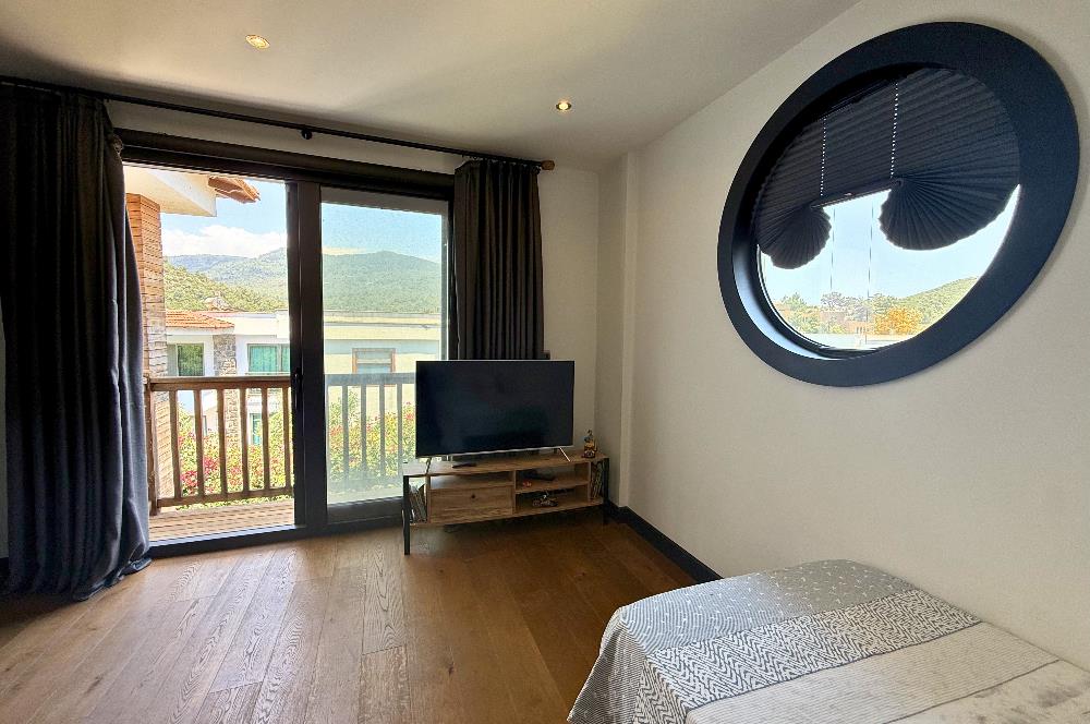 Bodrum Torba Taş Konaklar Sitesinde Ormana Cepheli Müstakil Havuzlu İzole Lüks Villa