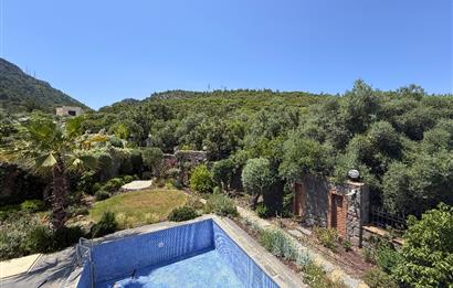 Bodrum Torba Taş Konaklar Sitesinde Ormana Cepheli Müstakil Havuzlu İzole Lüks Villa