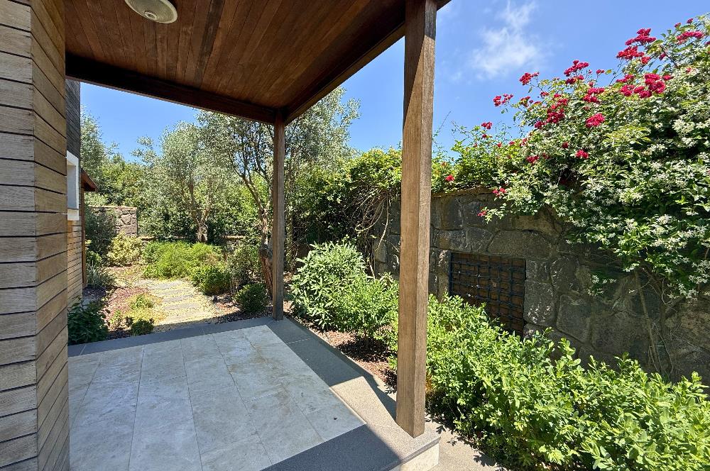 Bodrum Torba Taş Konaklar Sitesinde Ormana Cepheli Müstakil Havuzlu İzole Lüks Villa