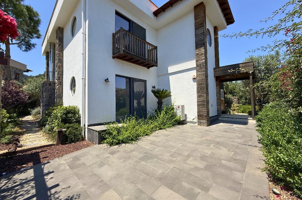 Bodrum Torba Taş Konaklar Sitesinde Ormana Cepheli Müstakil Havuzlu İzole Lüks Villa