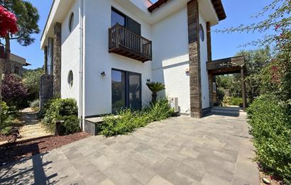 Bodrum Torba Taş Konaklar Sitesinde Ormana Cepheli Müstakil Havuzlu İzole Lüks Villa