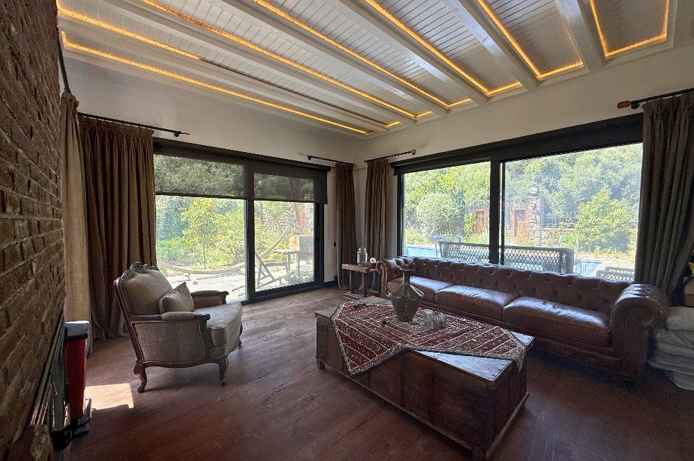 Bodrum Torba Taş Konaklar Sitesinde Ormana Cepheli Müstakil Havuzlu İzole Lüks Villa