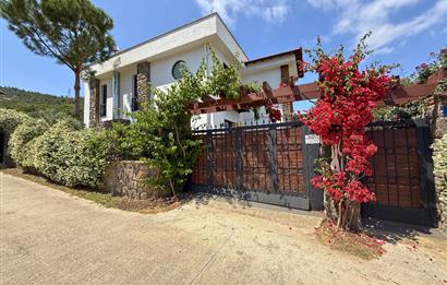 Bodrum Torba Taş Konaklar Sitesinde Ormana Cepheli Müstakil Havuzlu İzole Lüks Villa