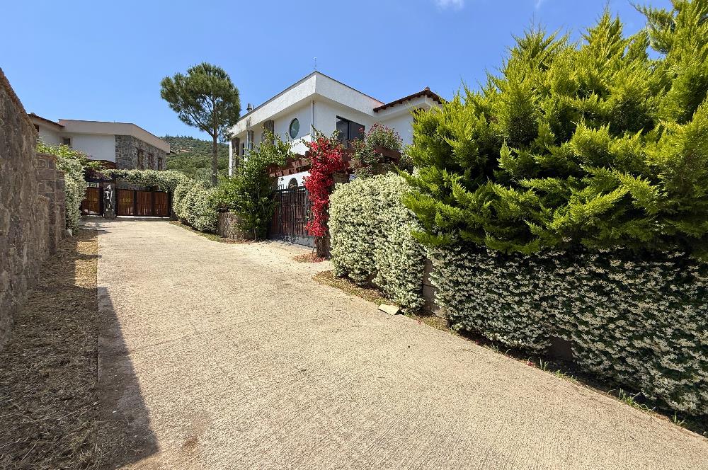 Bodrum Torba Taş Konaklar Sitesinde Ormana Cepheli Müstakil Havuzlu İzole Lüks Villa