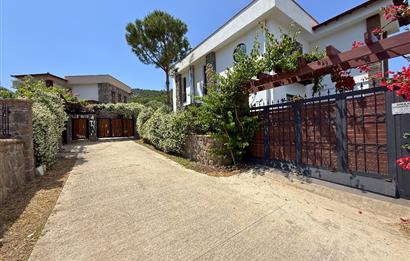 Bodrum Torba Taş Konaklar Sitesinde Ormana Cepheli Müstakil Havuzlu İzole Lüks Villa