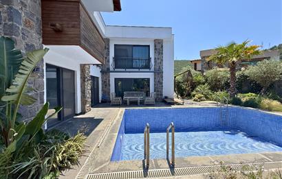Bodrum Torba Taş Konaklar Sitesinde Ormana Cepheli Müstakil Havuzlu İzole Lüks Villa