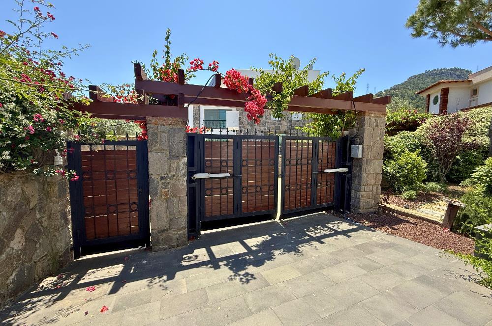 Bodrum Torba Taş Konaklar Sitesinde Ormana Cepheli Müstakil Havuzlu İzole Lüks Villa