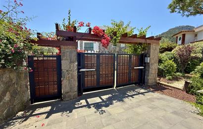 Bodrum Torba Taş Konaklar Sitesinde Ormana Cepheli Müstakil Havuzlu İzole Lüks Villa