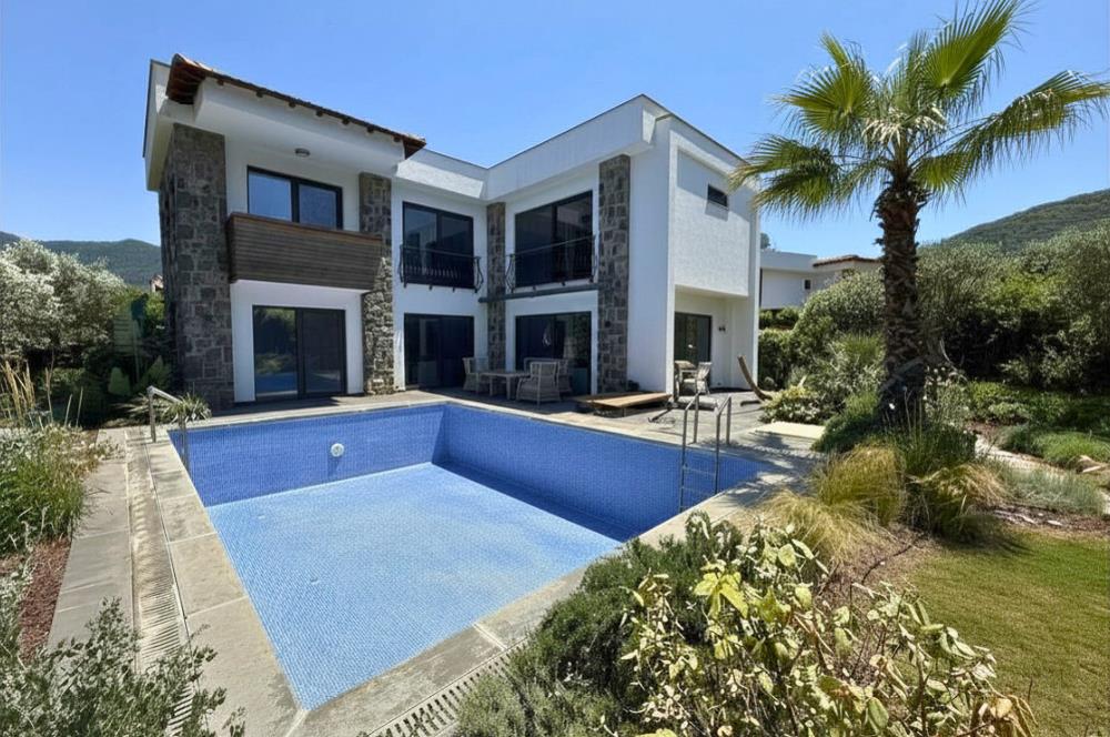 Bodrum Torba Taş Konaklar Sitesinde Ormana Cepheli Müstakil Havuzlu İzole Lüks Villa