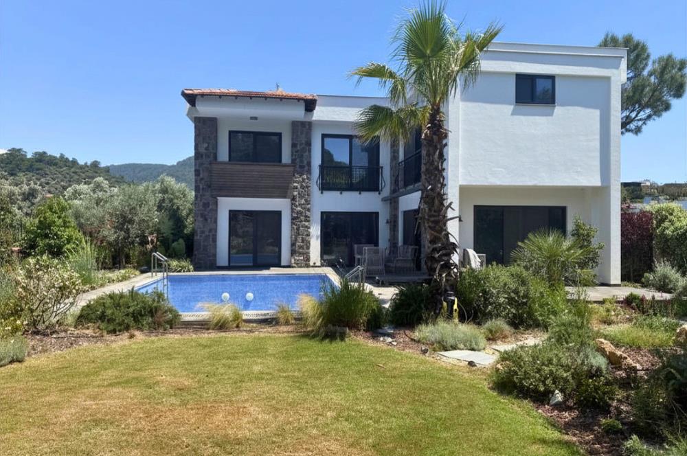 Bodrum Torba Taş Konaklar Sitesinde Ormana Cepheli Müstakil Havuzlu İzole Lüks Villa
