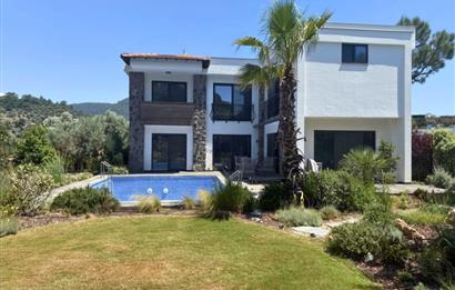 Bodrum Torba Taş Konaklar Sitesinde Ormana Cepheli Müstakil Havuzlu İzole Lüks Villa