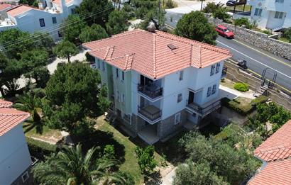 Zeytindalı Çam Evlerinde Havuzlu Site İçinde Satılık 2+1 Daire