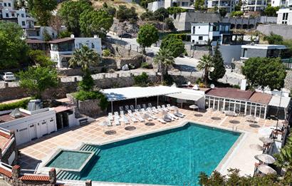 Bodrum-Bitez'de site içerisinde müstakil  bahçeli 4+1  Villa