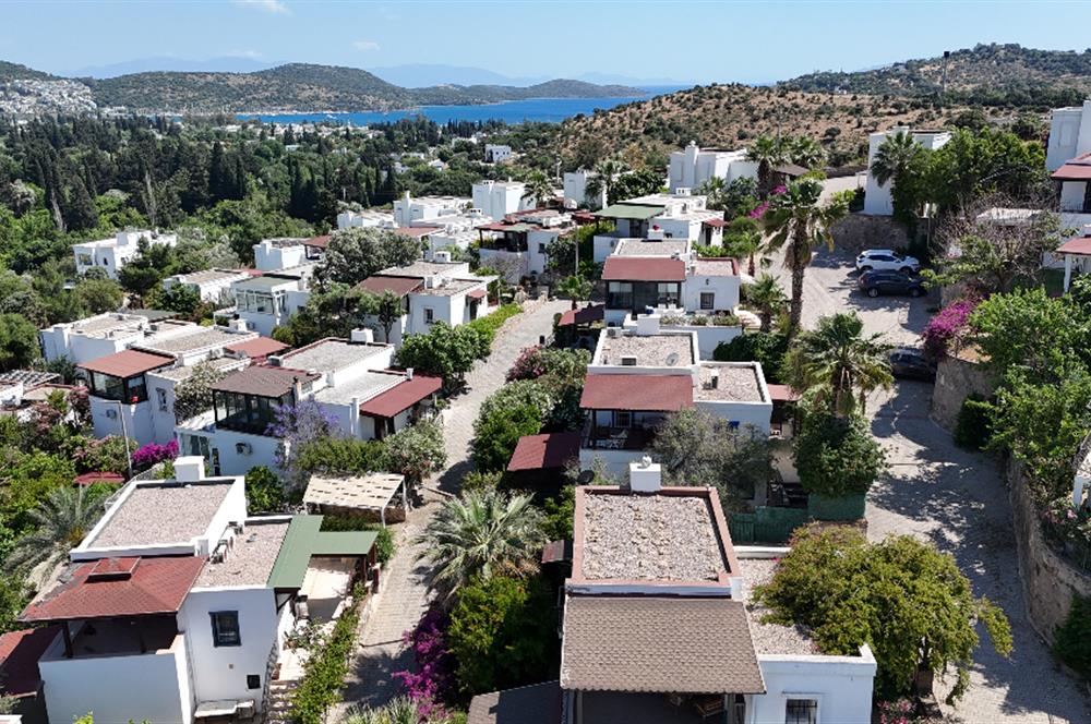 Bodrum-Bitez'de site içerisinde müstakil  bahçeli 4+1  Villa