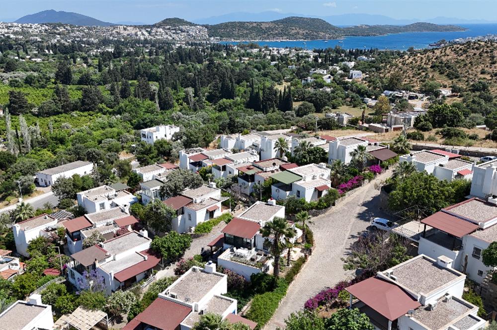 Bodrum-Bitez'de site içerisinde müstakil  bahçeli 4+1  Villa