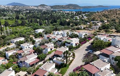 Bodrum-Bitez'de site içerisinde müstakil  bahçeli 4+1  Villa