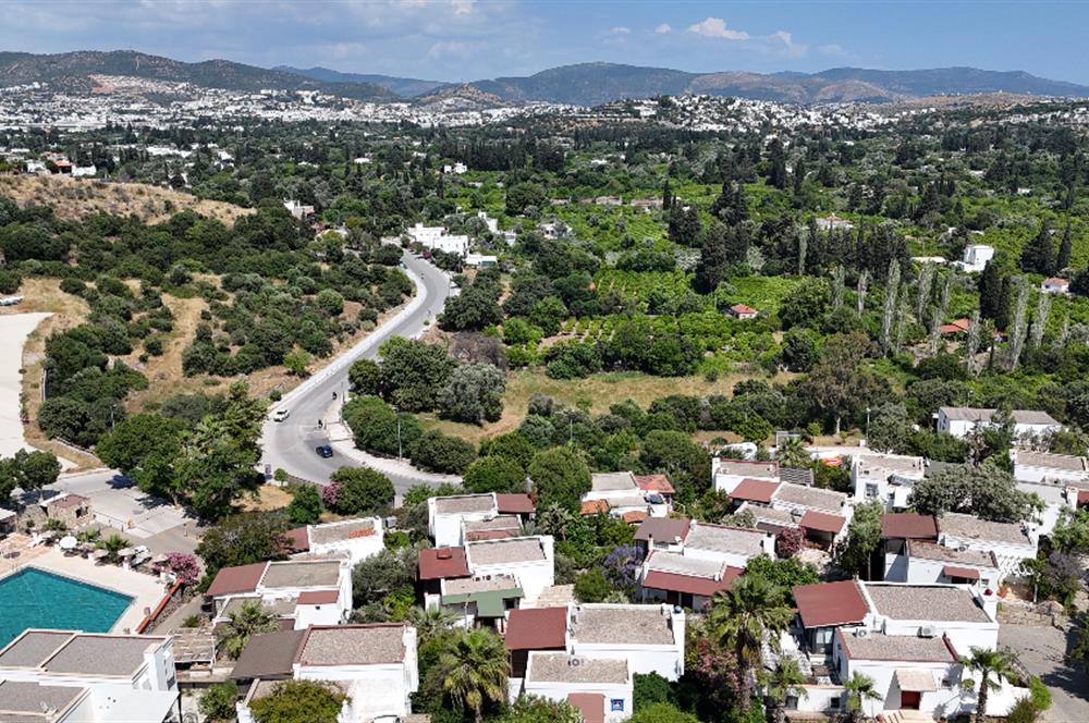 Bodrum-Bitez'de site içerisinde müstakil  bahçeli 4+1  Villa