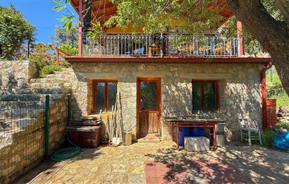Datça Zeytincik'te Satılık 1200m² Doğa İçinde Özgün 3+1 Taş Ev