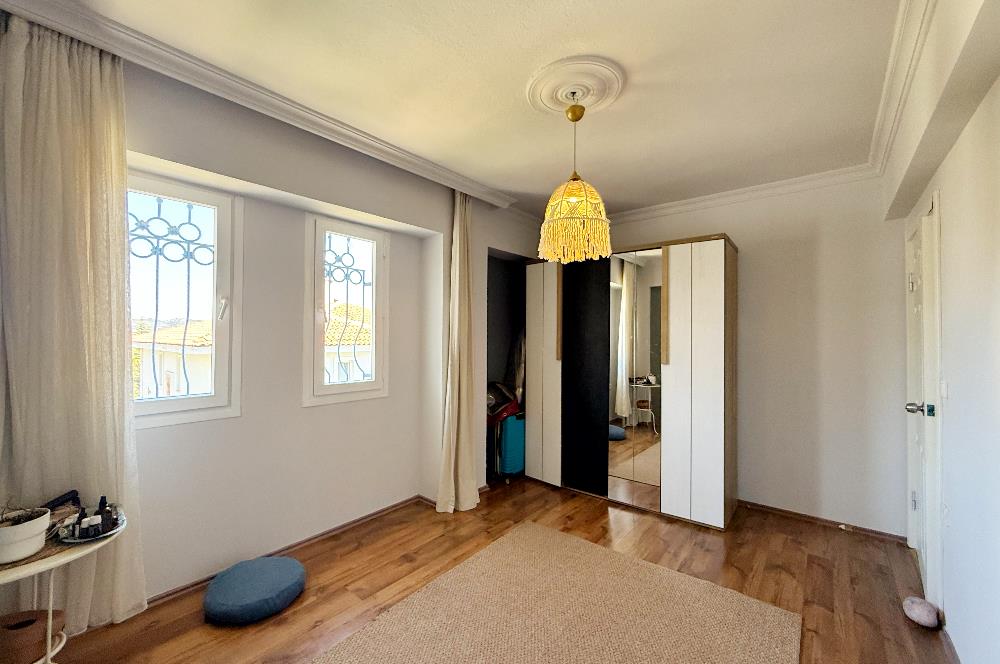 Zeytindalı Çam Evlerinde Havuzlu Site İçinde Satılık 2+1 Daire