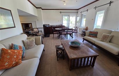 Bodrum-Bitez'de site içerisinde müstakil  bahçeli 4+1  Villa