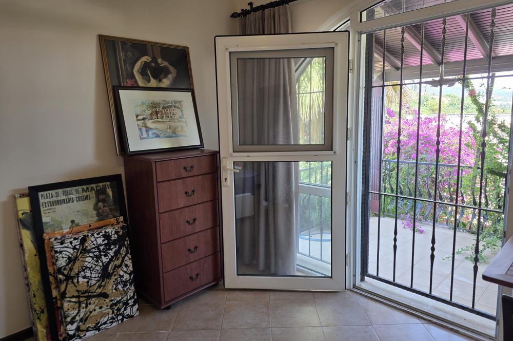 Bodrum-Bitez'de site içerisinde müstakil  bahçeli 4+1  Villa
