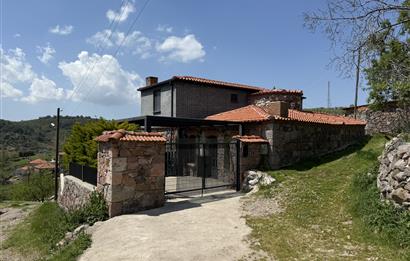 Ayvacık’da Doğa İçerisinde Manzaralı Satılık Taş Ev 