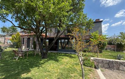 Ayvacık’da Doğa İçerisinde Manzaralı Satılık Taş Ev 