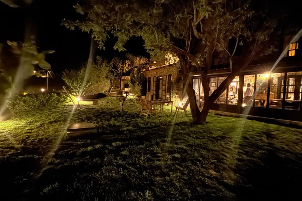 Ayvacık’da Doğa İçerisinde Manzaralı Satılık Taş Ev 
