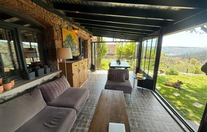 Ayvacık’da Doğa İçerisinde Manzaralı Satılık Taş Ev 