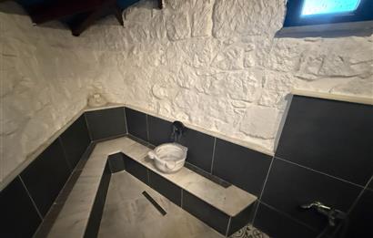 Ayvacık’da Doğa İçerisinde Manzaralı Satılık Taş Ev 