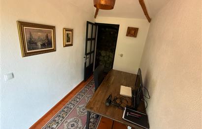 Ayvacık’da Doğa İçerisinde Manzaralı Satılık Taş Ev 