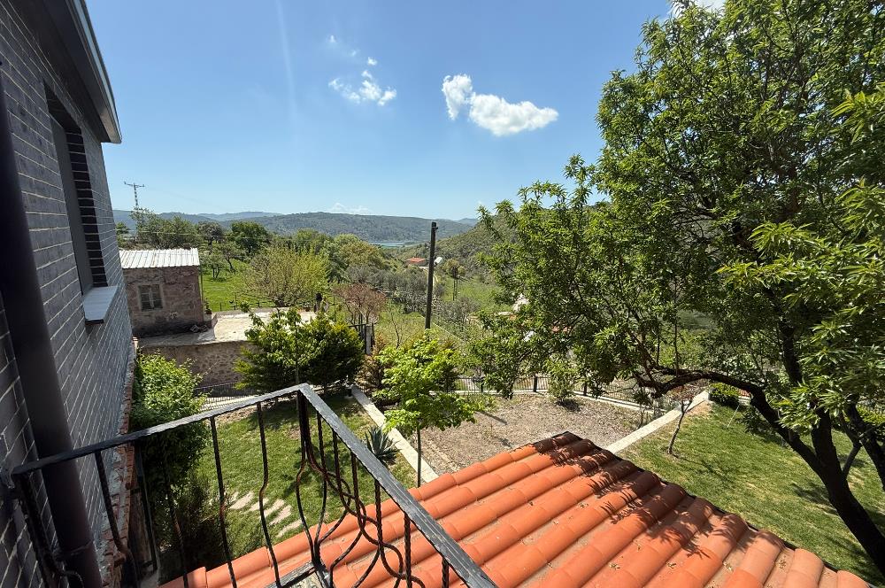 Ayvacık’da Doğa İçerisinde Manzaralı Satılık Taş Ev 
